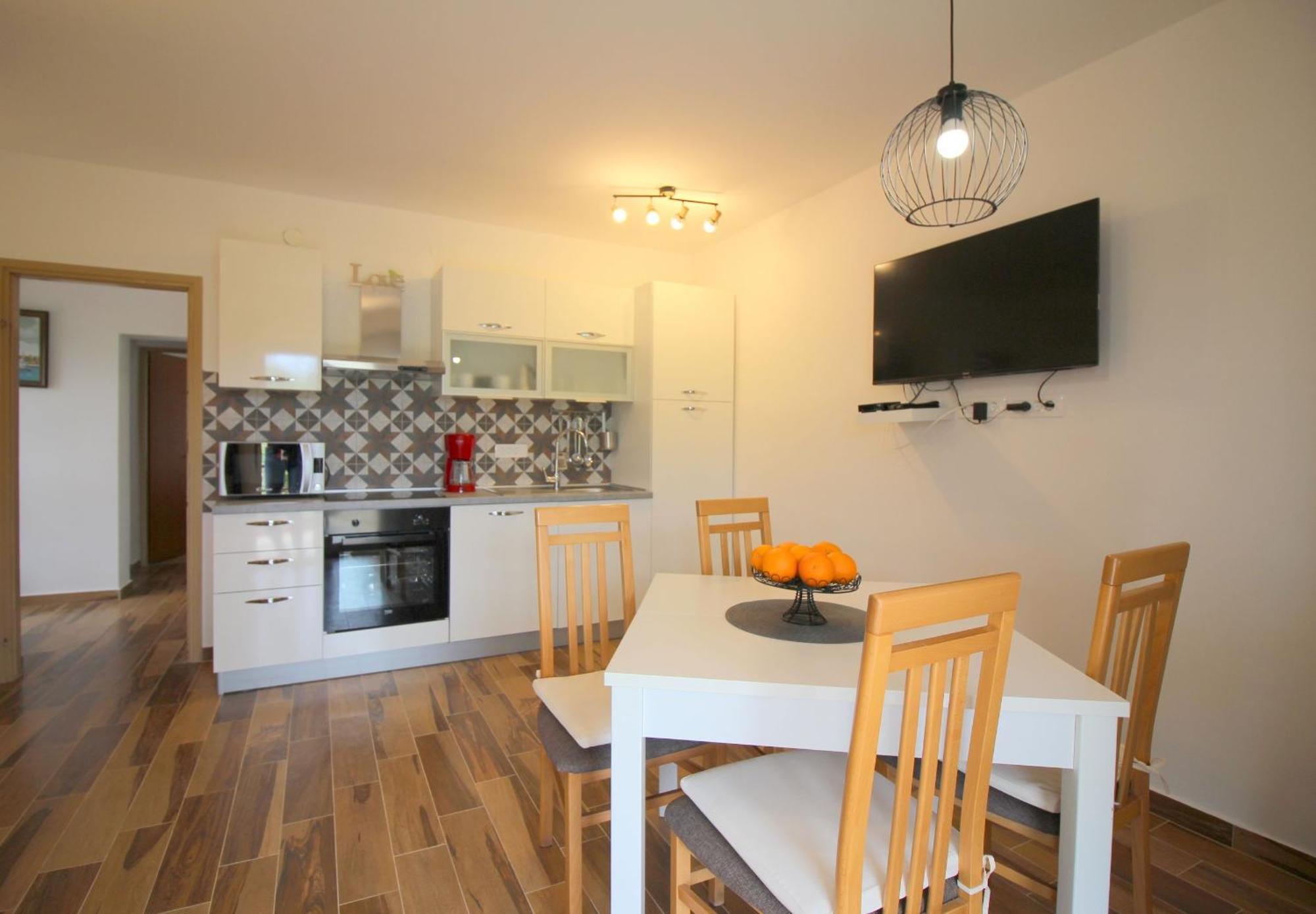 Jakomina 1 In Strandnaehe, Klimatisiert Apartman *